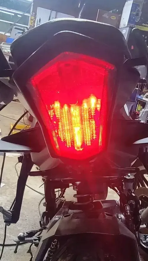 2016 YAMAHA YZF R1 Rear Taillight Back Brake Light Red Tested Good 2015-2019