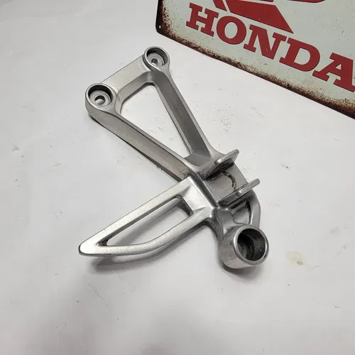 2015 Honda Cbr500r Rear Back Passenger Peg Right Passenger Bracket No Peg
