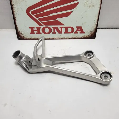 2015 Honda Cbr500r Rear Back Passenger Peg Right Passenger Bracket No Peg