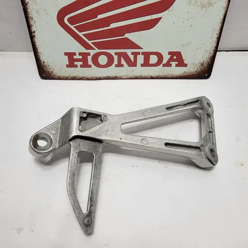 2015 Honda Cbr500r Rear Back Passenger Peg Right Passenger Bracket No Peg