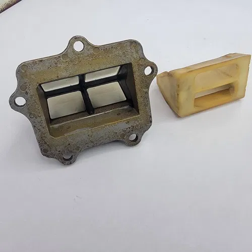1998 1997-2001 YAMAHA YZ250  Reed Cage Valve Intake Assembly 4XL-13610-00-00 OEM