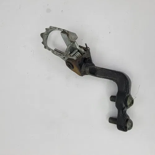 2005 1999-2006 YAMAHA TTR 250 TTR250 Foot Peg Right Foot Peg And Bracket OEM