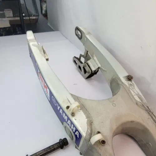 2003 03-04 YAMAHA YZ250F WR250F WR450F Swing Arm Swingarm Suspension Support OEM