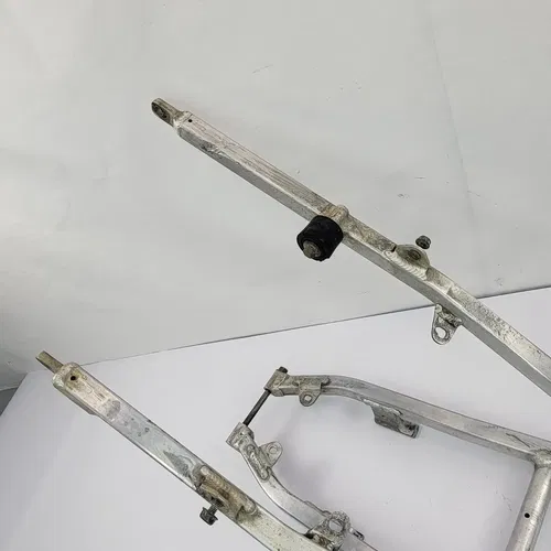 2003 2003-2006 YAMAHA WR450F WR250F SUBFRAME REAR SUB FRAME 5TJ-21190-00-00 OEM