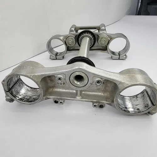 2005 04-05 Kawasaki KX250F 04-06 Suzuki RMZ250 Triple Tree Stem Triple Clamp OEM