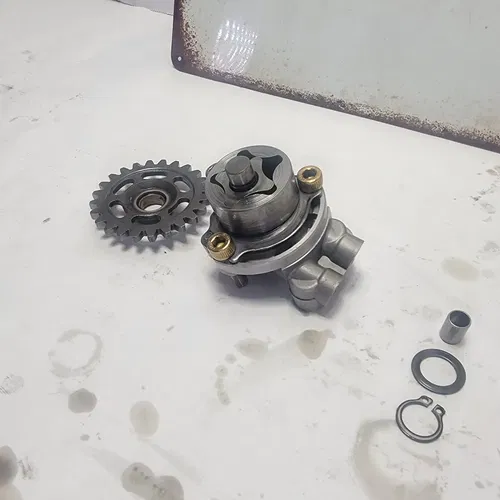 2004 2003-2005 YAMAHA YZ450F WR450F Engine Motor Oil Pump Gear Bolts Screen Pipe