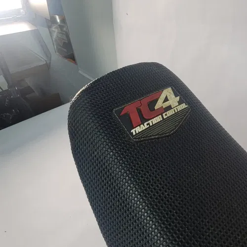 2007 2006-2008 HONDA CRF450R  Seat Saddle Complete Assembly FACTORY EFFEX TC4