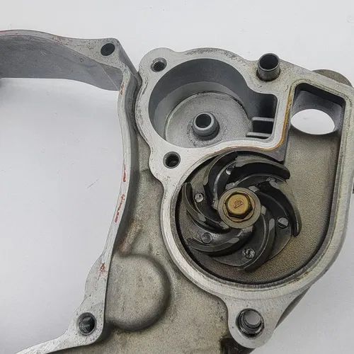 04-08 KAWASAKI KX250F 04-06 RMZ250 Inner Clutch Cover Water Pump 14032-0057 OEM