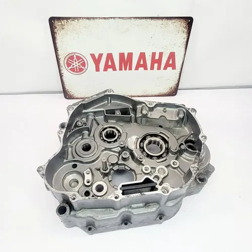 2005 1999-2006 YAMAHA TTR250 TTR 250 Engine Crankcase Right Case Bearing OEM