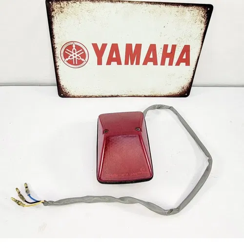 2005 1999-2006 YAMAHA TTR 250 Taillight Tail Light Lamp Brake Indicator OEM