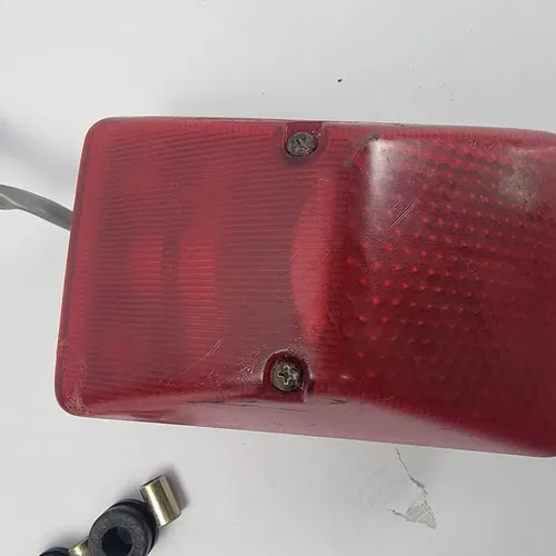 2005 1999-2006 YAMAHA TTR 250 Taillight Tail Light Lamp Brake Indicator OEM