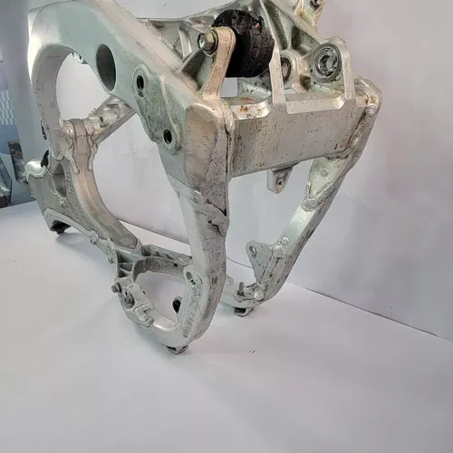 2008 2007-2008 YAMAHA YZ250F MAIN FRAME CHASSIS CRADLE 5XC-21101-G1-00 YZ 250F
