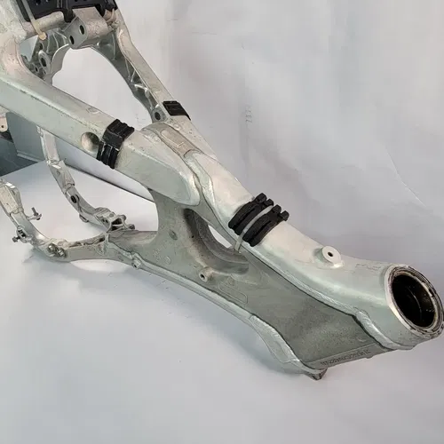 2008 2007-2008 YAMAHA YZ250F MAIN FRAME CHASSIS CRADLE 5XC-21101-G1-00 YZ 250F