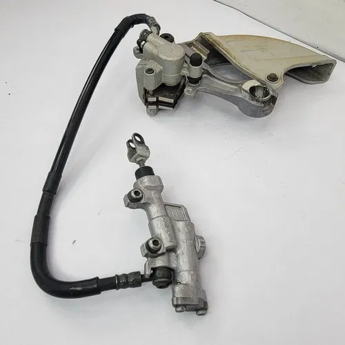 2003-2006 YAMAHA YZ250 YZ250F WR250F YZ450F Rear Brake Master Cylinder Caliper