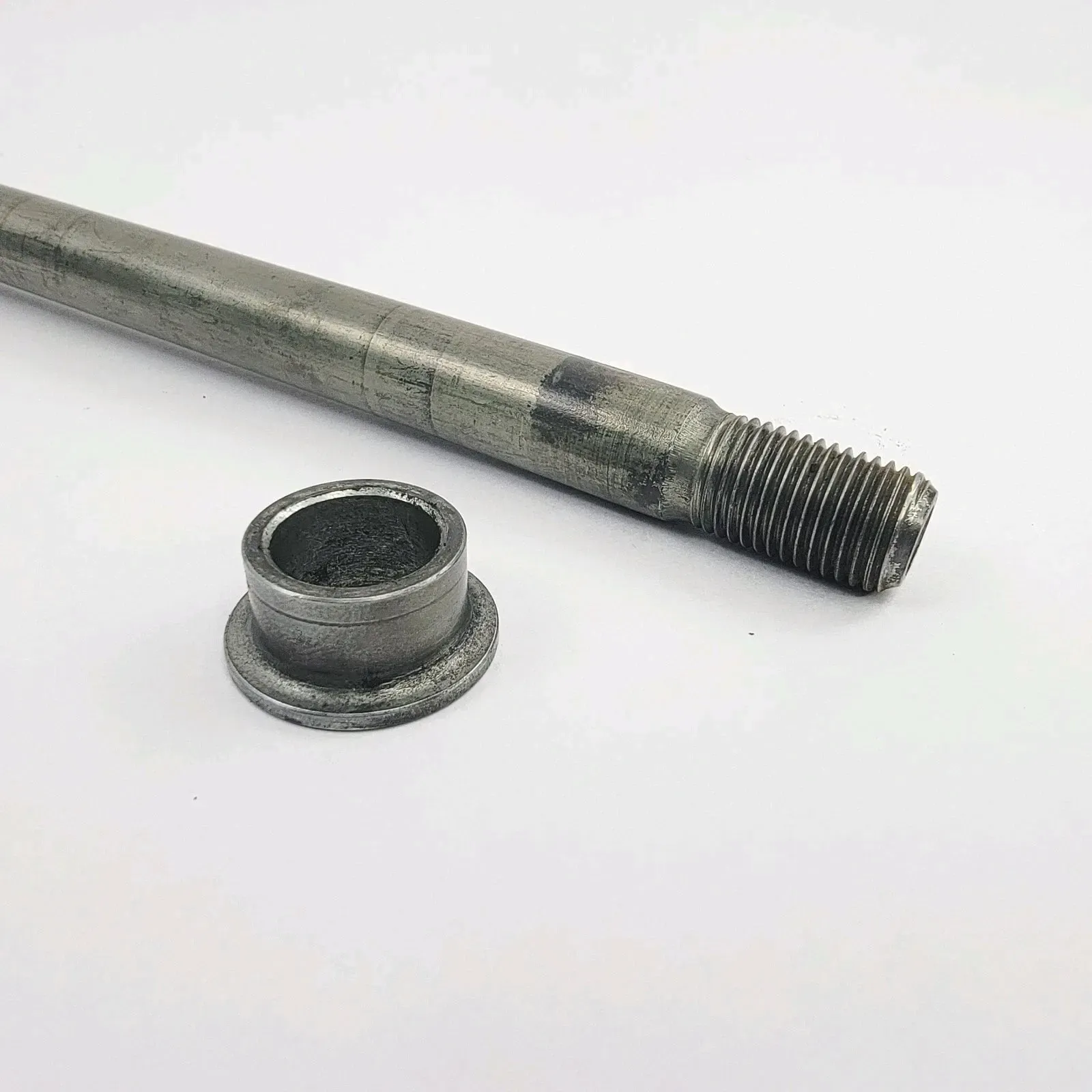 2003 96-04 Kawasaki KDX 200 220 KLX 300 650 Front Wheel Axle And Spacer Desc Fit