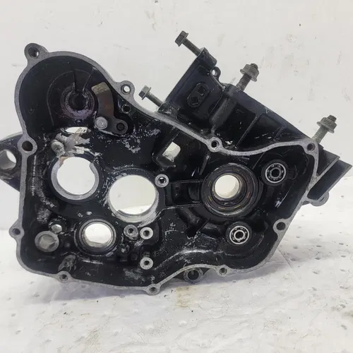 1993 1993-1994 Honda CR125R Engine Crankcase Right Honda CR125R SEE DESC