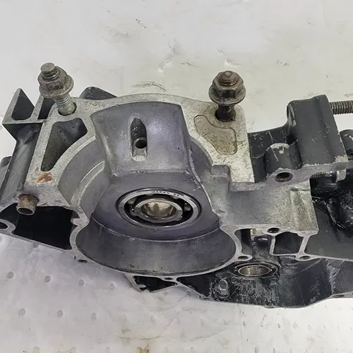 1993 1993-1994 Honda CR125R Engine Crankcase Right Honda CR125R SEE DESC