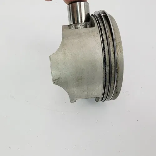 2001 99-02 Suzuki SV650 SV 650 Rear Cylinder And Piston 81mm 11220-20F20-0F0
