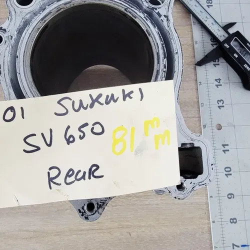 2001 99-02 Suzuki SV650 SV 650 Rear Cylinder And Piston 81mm 11220-20F20-0F0