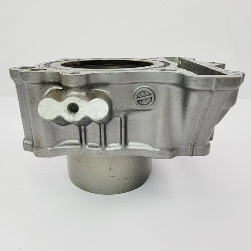 2001 99-02 Suzuki SV650 SV 650 Rear Cylinder And Piston 81mm 11220-20F20-0F0