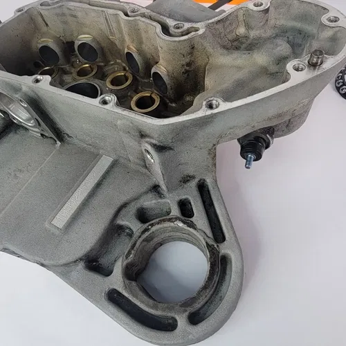 2006-2020 Harley Davidson Sportster 883 Right Engine Motor Crankcase Crank Case