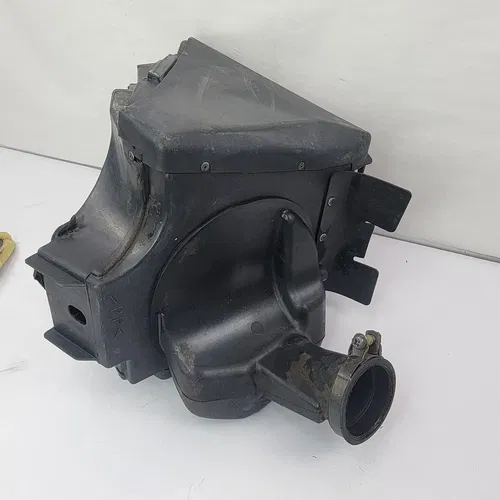 2003 2003-2005 Yamaha YZ450F YZ250F Airbox Air Box Intake Boot Side Cover OEM