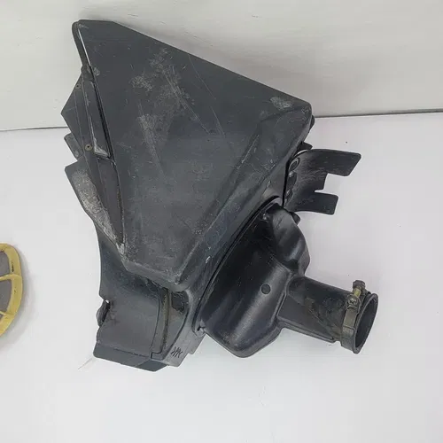 2003 2003-2005 Yamaha YZ450F YZ250F Airbox Air Box Intake Boot Side Cover OEM