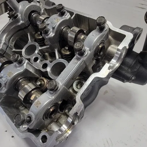 2015 2013-2017Honda CBR500R CBR 500R Cylinder Head Cams Valves Head Cover Assbly