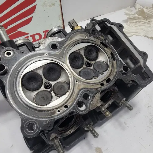 2015 2013-2017Honda CBR500R CBR 500R Cylinder Head Cams Valves Head Cover Assbly
