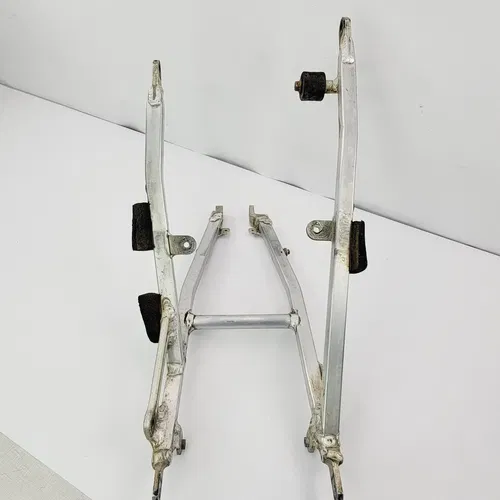 2006 05-07 Suzuki RMZ450 SubFrame Rear Sub Frame Seat Rail 41200-35G10 Straight