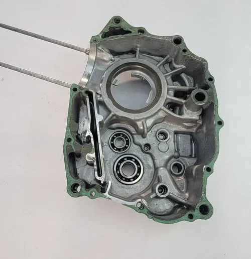 1998 1993-2002 Honda XR200R XR200 XR 200 Left Engine Crankcase Crank Case OEM