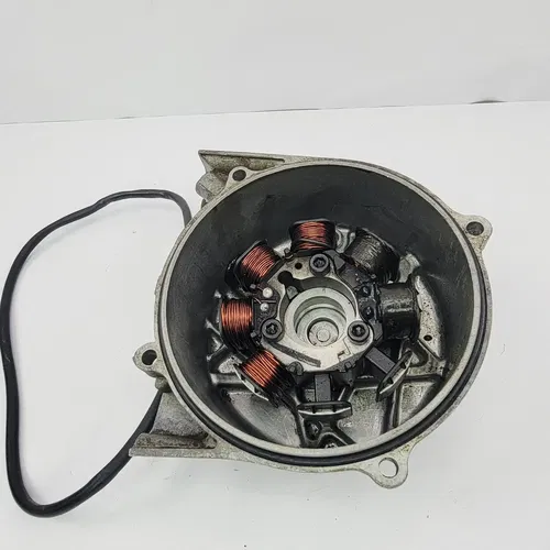 1997 1990-2002 Honda XR200R XR 200 Stator Generator And Cover Left Cover OEM