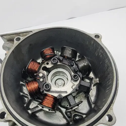 1997 1990-2002 Honda XR200R XR 200 Stator Generator And Cover Left Cover OEM
