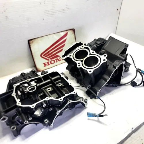 2015 2013-2018 Honda CBR500R Engine Crank Case Set Upper And Lower Crankcase OEM
