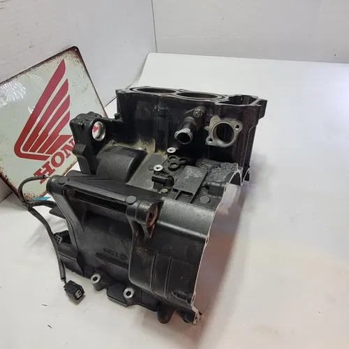 2015 2013-2018 Honda CBR500R Engine Crank Case Set Upper And Lower Crankcase OEM