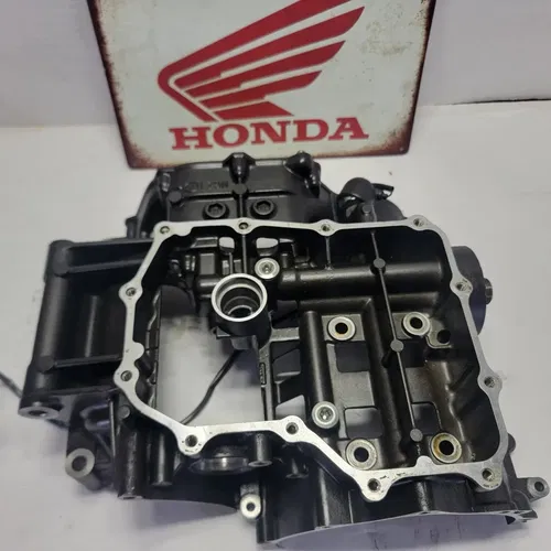 2015 2013-2018 Honda CBR500R Engine Crank Case Set Upper And Lower Crankcase OEM
