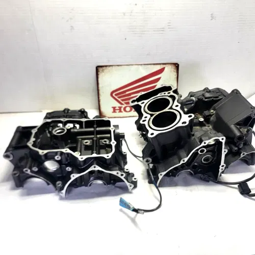 2015 2013-2018 Honda CBR500R Engine Crank Case Set Upper And Lower Crankcase OEM