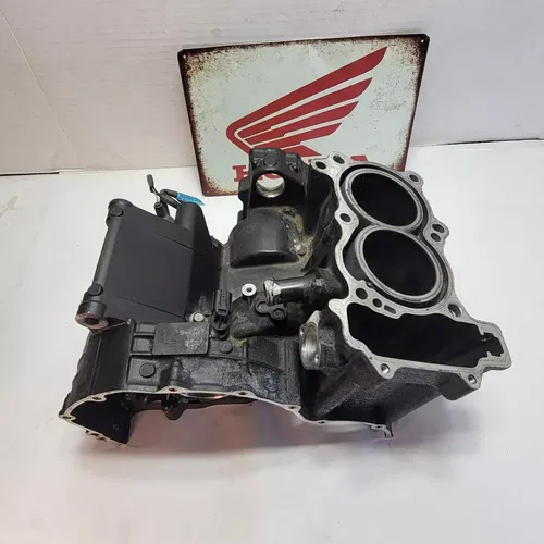 2015 2013-2018 Honda CBR500R Engine Crank Case Set Upper And Lower Crankcase OEM