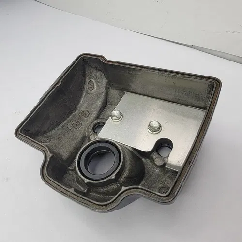2008 2004-2008 HONDA  CRF250R Cylinder Head Cover Valve Head Engine Cover OEM