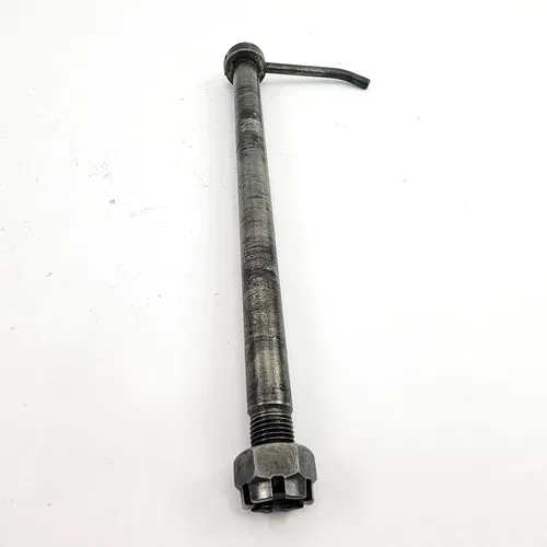 1981 1980-1981 Yamaha IT175 IT 175 Front Wheel Axle Pivot Bolt OEM