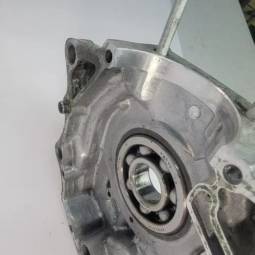1998 1993-2002 Honda XR200R XR200 XR 200 Right Engine Crankcase Crank Case OEM