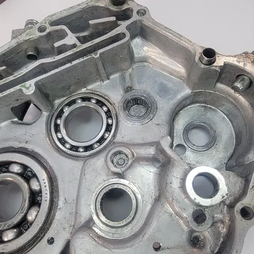 1998 1993-2002 Honda XR200R XR200 XR 200 Right Engine Crankcase Crank Case OEM