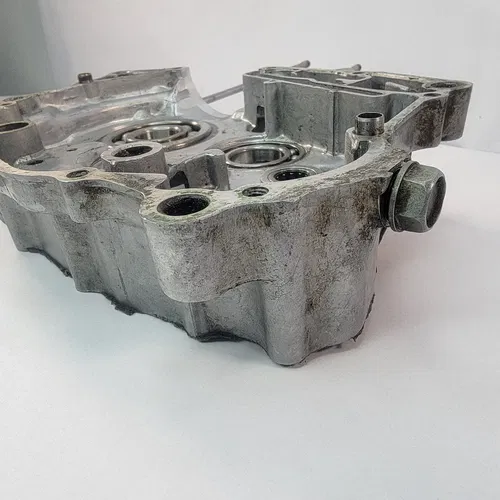 1998 1993-2002 Honda XR200R XR200 XR 200 Right Engine Crankcase Crank Case OEM