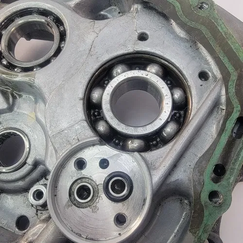 1998 1993-2002 Honda XR200R XR200 XR 200 Right Engine Crankcase Crank Case OEM
