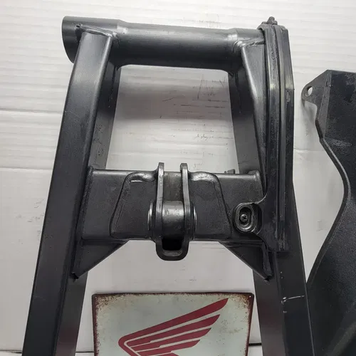 2015 2013-2018  HONDA CBR500R Swingarm With Chain Adjusters Rear Suspension Arm