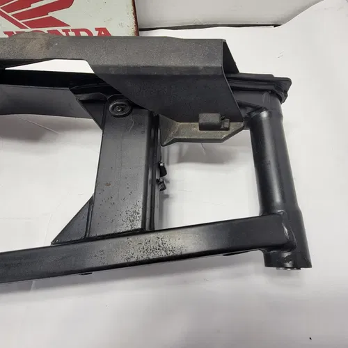 2015 2013-2018  HONDA CBR500R Swingarm With Chain Adjusters Rear Suspension Arm