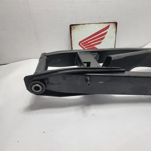 2015 2013-2018  HONDA CBR500R Swingarm With Chain Adjusters Rear Suspension Arm