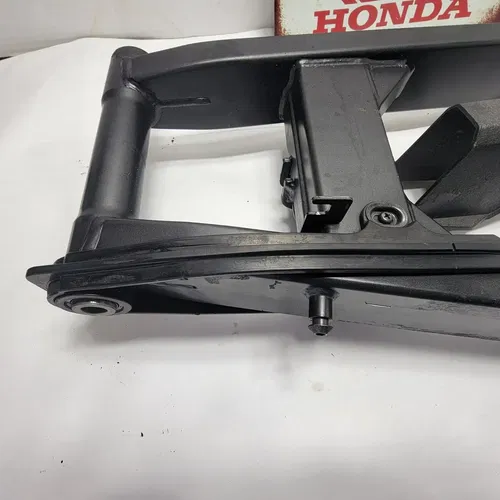2015 2013-2018  HONDA CBR500R Swingarm With Chain Adjusters Rear Suspension Arm