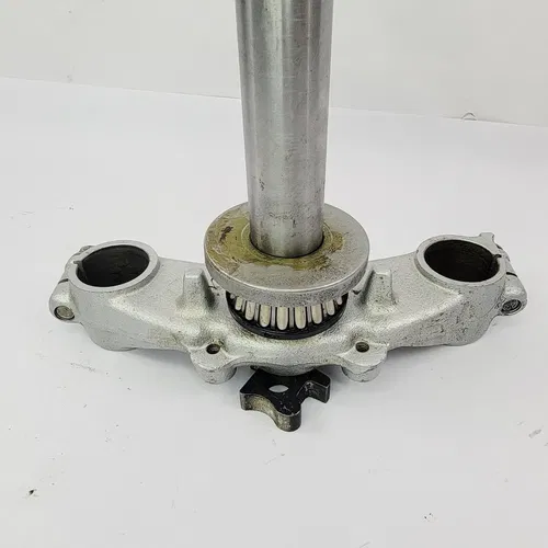 2005 00-07 Yamaha TTR125E TTR125L Triple Clamp Triple Tree Stem Clamps OEM