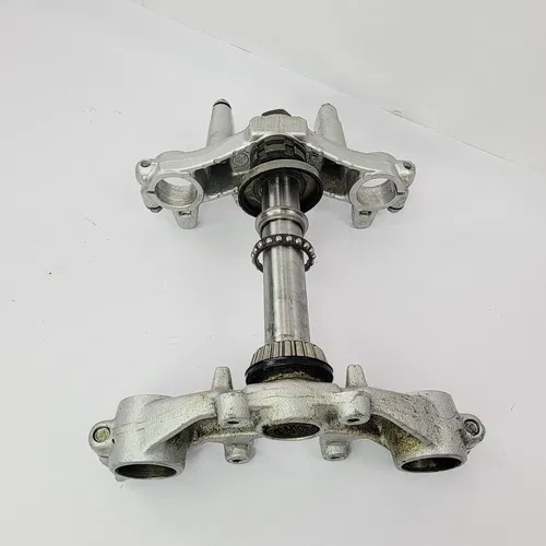 2005 00-07 Yamaha TTR125E TTR125L Triple Clamp Triple Tree Stem Clamps OEM